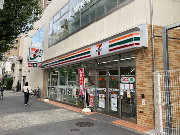 セブンイレブン 大阪中崎町店の画像1