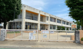 伊勢崎市立茂呂小学校の画像1