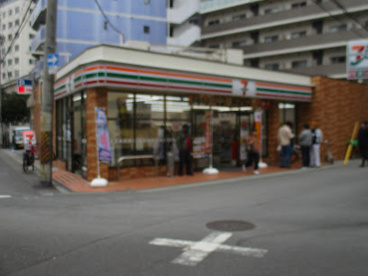 セブンイレブン 梅田万歳町店の画像1