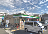 コンビニエンスストア ファミリーマート 淀川加島店