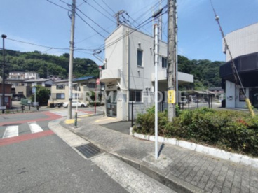 田浦警察署安針塚駅前交番の画像1