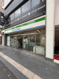 ファミリーマート六本木駅前店の画像1