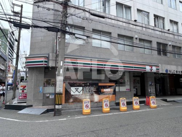 セブン-イレブン 大阪西中島３丁目店の画像1