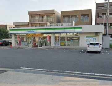 ファミリーマート 名東本通三丁目店の画像1