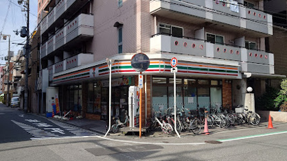 セブンイレブン 大阪日本橋1丁目店の画像1