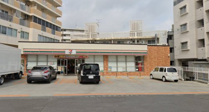 セブン-イレブン 那覇開南店の画像1
