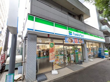 ファミリーマート 杉並下高井戸四丁目店の画像1