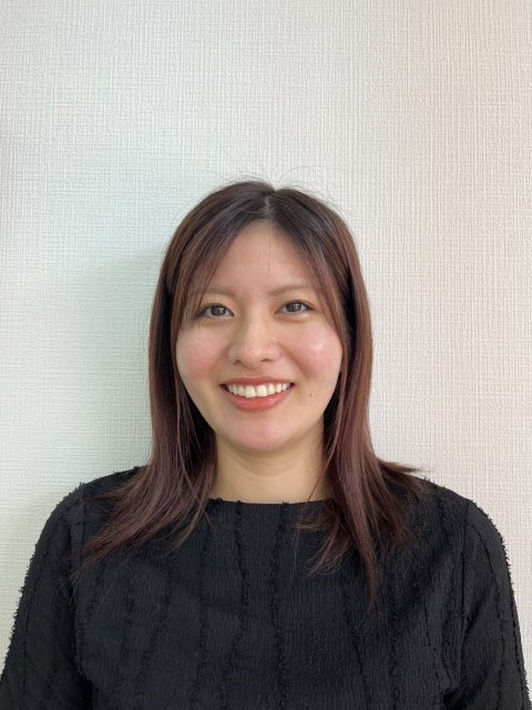 新里 麻理香