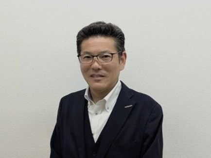 山下 英介