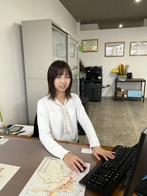 東 妃織